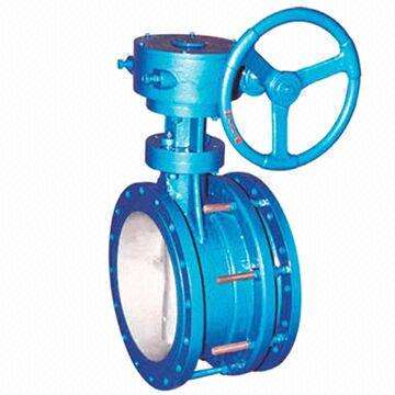 Central flanged stretchy butterfly valve with rubber seal